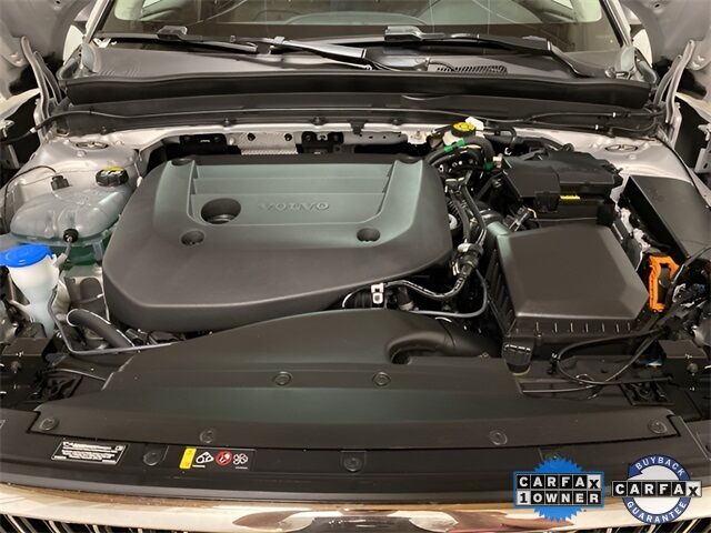2025 Volvo XC40 B5 Plus Bright Theme Dallas TX