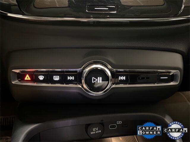 2025 Volvo XC40 B5 Plus Bright Theme Dallas TX