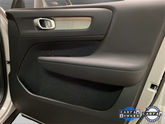 2025 Volvo XC40 B5 Plus Bright Theme Dallas TX