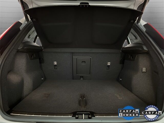 2025 Volvo XC40 B5 Plus Bright Theme Dallas TX