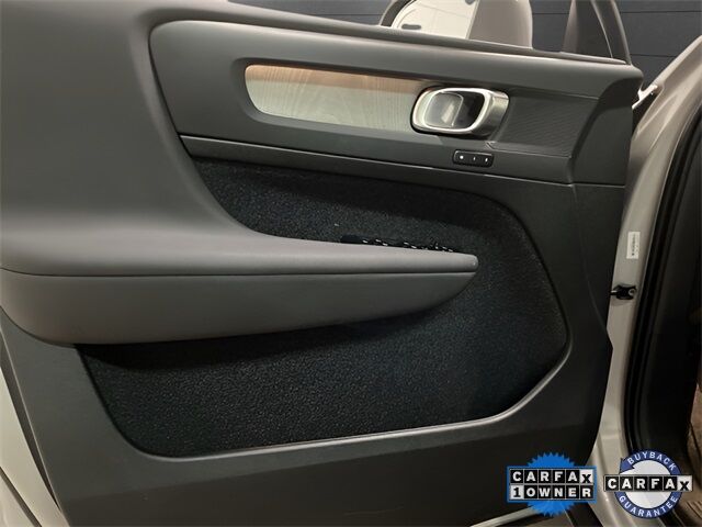 2025 Volvo XC40 B5 Plus Bright Theme Dallas TX
