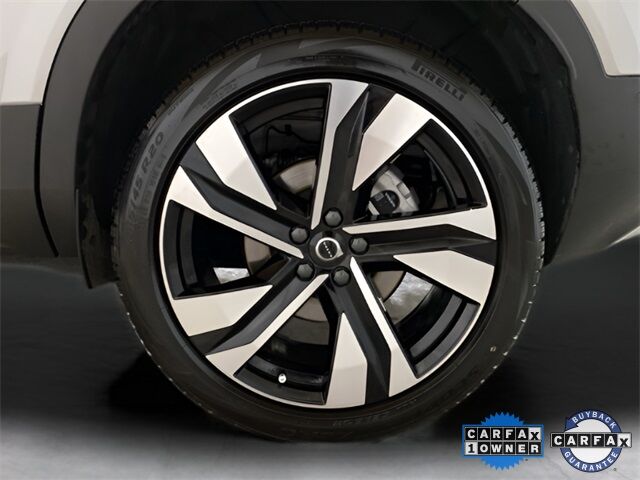 2025 Volvo XC40 B5 Plus Bright Theme Dallas TX