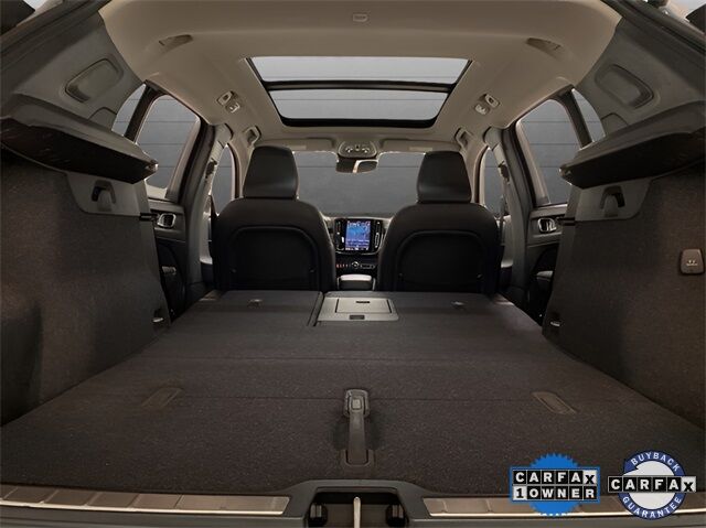 2025 Volvo XC40 B5 Plus Bright Theme Dallas TX