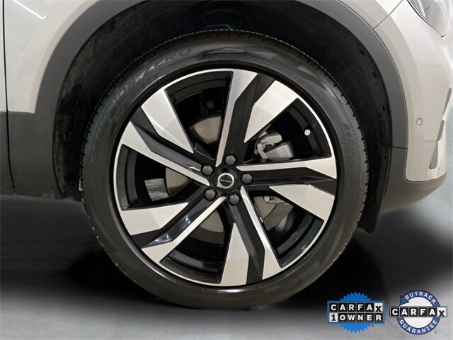 2025 Volvo XC40 B5 Plus Bright Theme Dallas TX