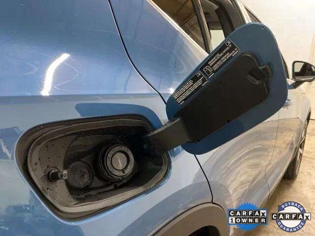 2025 Volvo XC40 B5 Plus Bright Theme Dallas TX