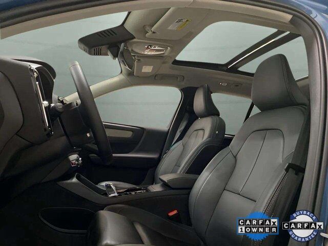 2025 Volvo XC40 B5 Plus Bright Theme Dallas TX