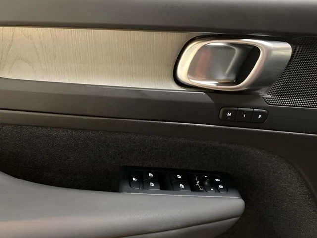 2025 Volvo XC40 B5 Plus Bright Theme Dallas TX