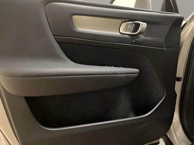 2025 Volvo XC40 B5 Plus Bright Theme Dallas TX