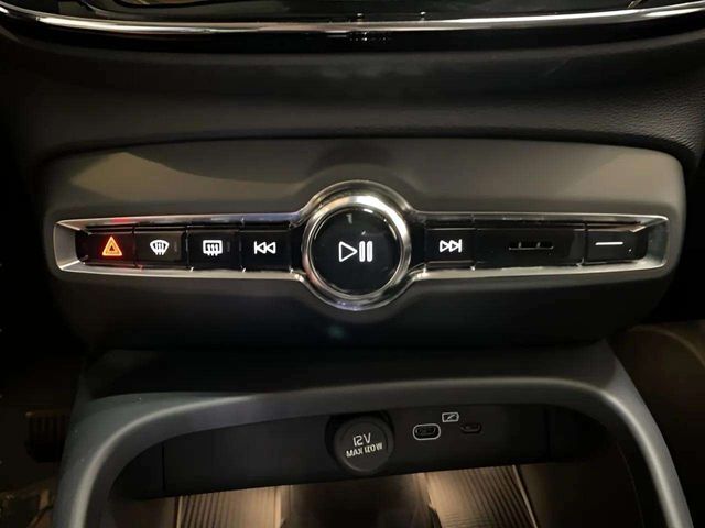 2025 Volvo XC40 B5 Plus Bright Theme Dallas TX