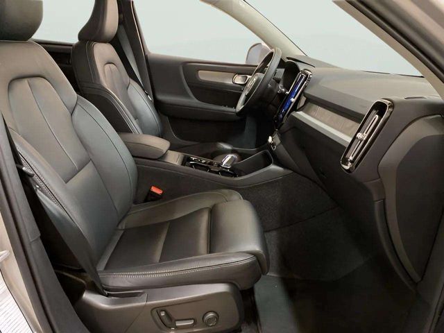 2025 Volvo XC40 B5 Plus Bright Theme Dallas TX