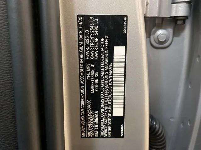 2025 Volvo XC40 B5 Plus Bright Theme Dallas TX