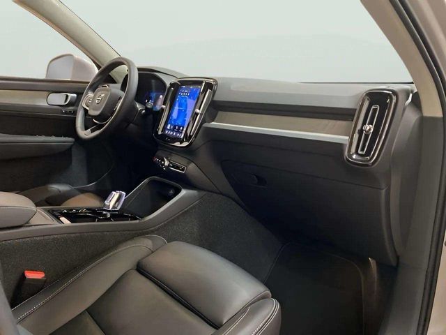 2025 Volvo XC40 B5 Plus Bright Theme Dallas TX