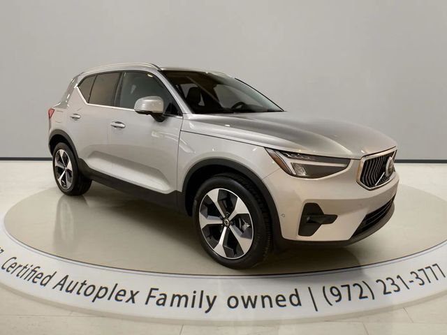 2025 Volvo XC40 B5 Plus Bright Theme Dallas TX