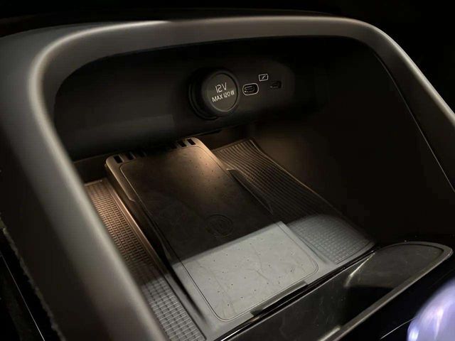 2025 Volvo XC40 B5 Plus Bright Theme Dallas TX
