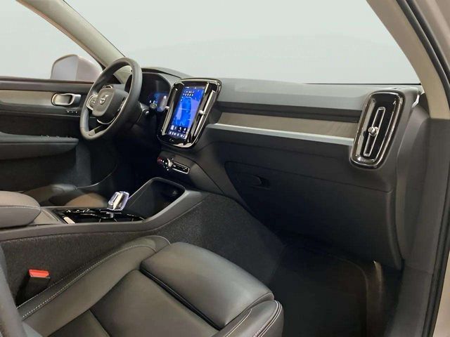 2025 Volvo XC40 B5 Plus Bright Theme Dallas TX