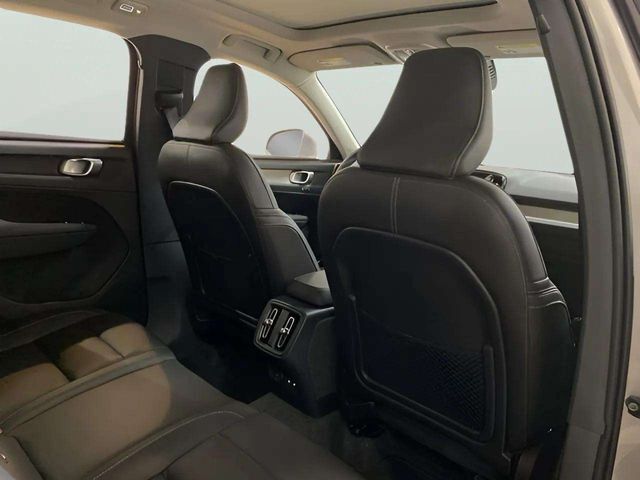 2025 Volvo XC40 B5 Plus Bright Theme Dallas TX