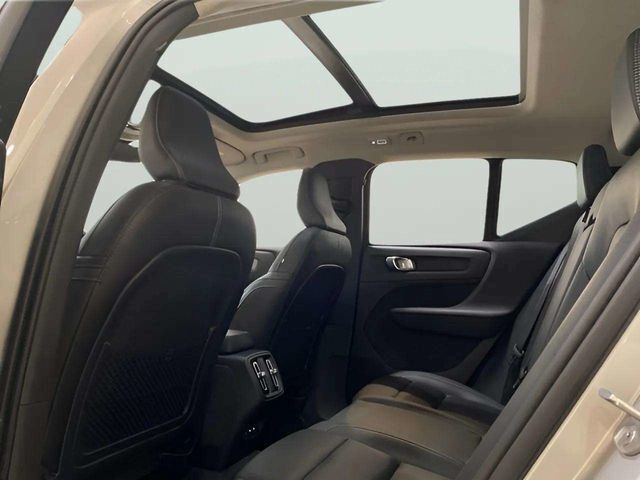 2025 Volvo XC40 B5 Plus Bright Theme Dallas TX