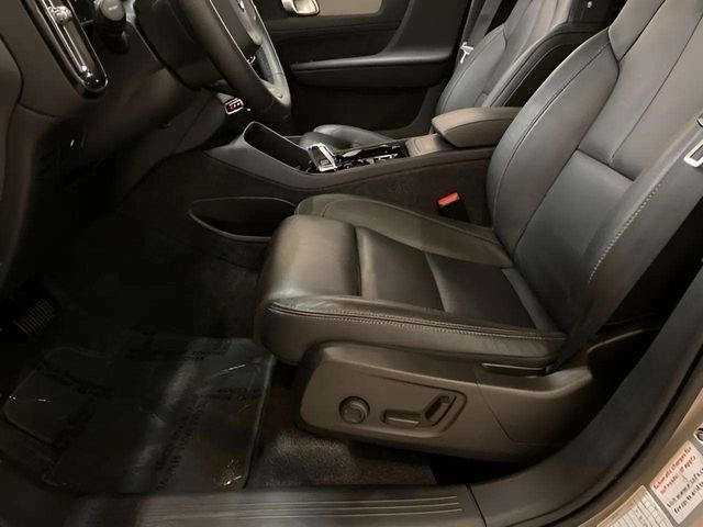 2025 Volvo XC40 B5 Plus Bright Theme Dallas TX