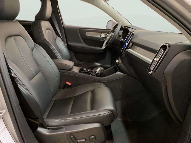 2025 Volvo XC40 B5 Plus Bright Theme Dallas TX