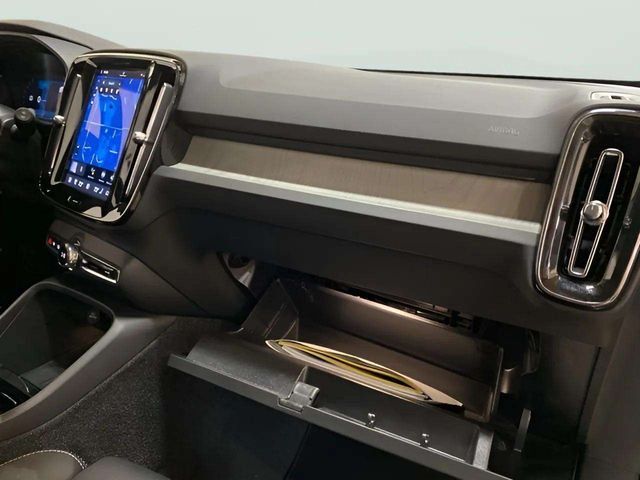 2025 Volvo XC40 B5 Plus Bright Theme Dallas TX