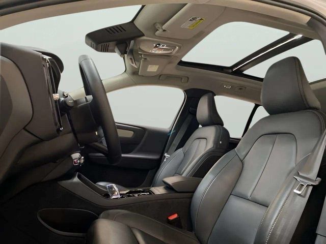 2025 Volvo XC40 B5 Plus Bright Theme Dallas TX