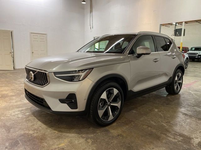 2025 Volvo XC40