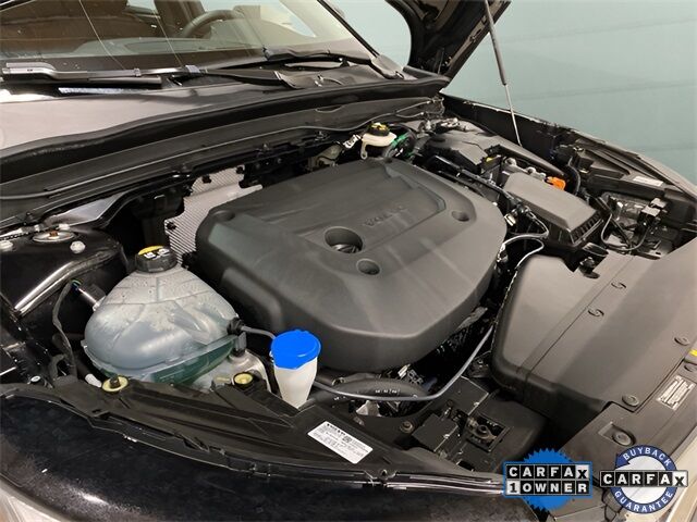 2025 Volvo XC40 B5 Plus Bright Theme Dallas TX
