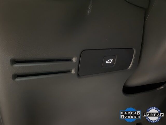 2025 Volvo XC40 B5 Plus Bright Theme Dallas TX