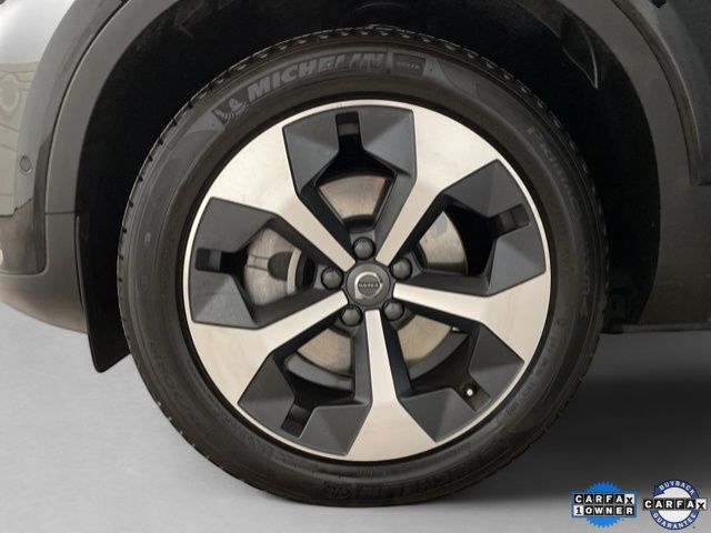 2025 Volvo XC40 B5 Plus Bright Theme Dallas TX