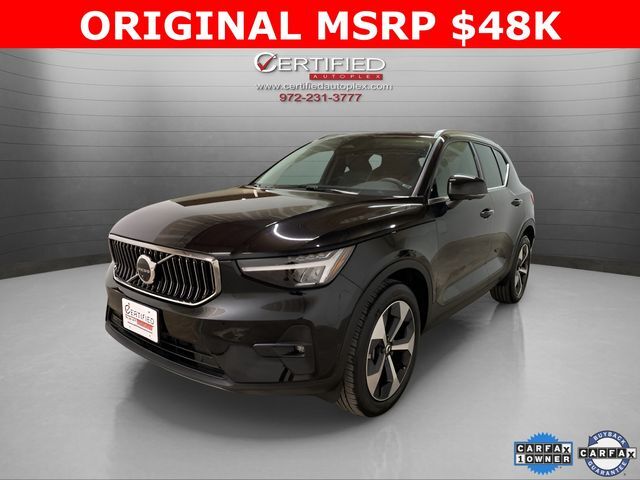 2025 Volvo XC40 B5 Plus Bright Theme