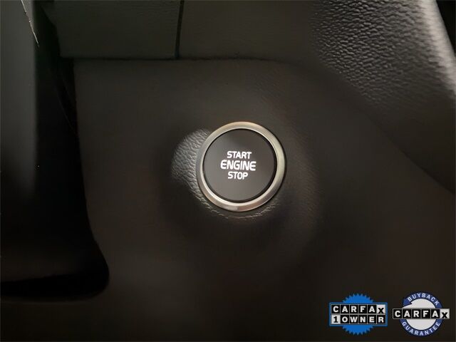 2025 Volvo XC40 B5 Plus Bright Theme Dallas TX