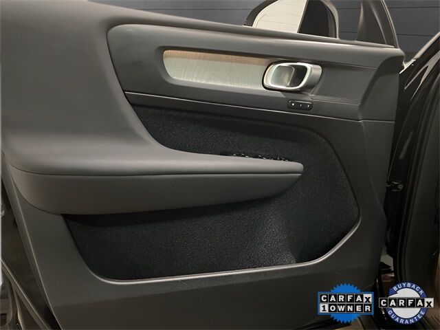 2025 Volvo XC40 B5 Plus Bright Theme Dallas TX