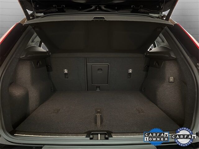 2025 Volvo XC40 B5 Plus Bright Theme Dallas TX