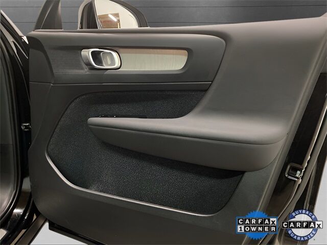 2025 Volvo XC40 B5 Plus Bright Theme Dallas TX