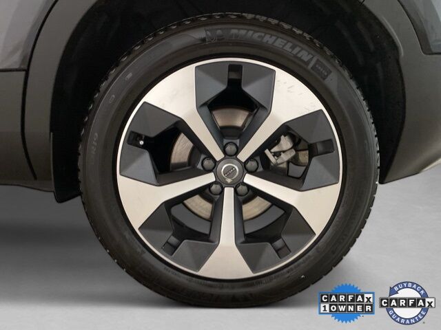 2025 Volvo XC40 B5 Plus Bright Theme Dallas TX