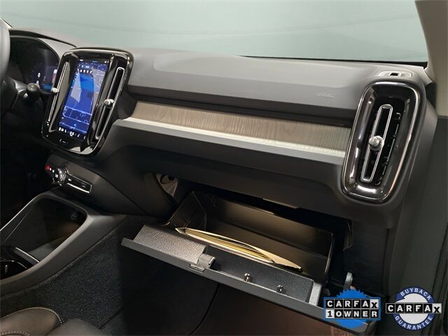 2025 Volvo XC40 B5 Plus Bright Theme Dallas TX