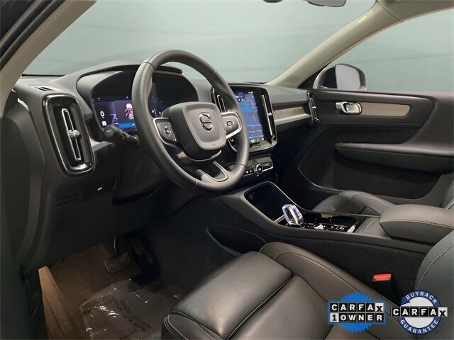 2025 Volvo XC40 B5 Plus Bright Theme Dallas TX