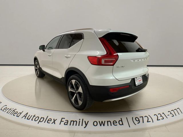 2025 Volvo XC40 B5 Plus Bright Theme