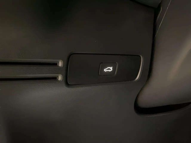 2025 Volvo XC40 B5 Plus Bright Theme Dallas TX