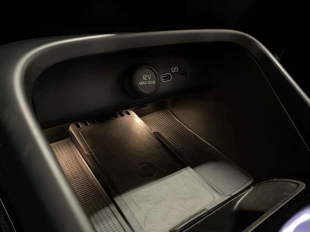 2025 Volvo XC40 B5 Plus Bright Theme Dallas TX