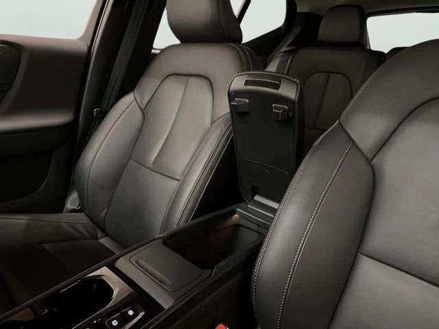 2025 Volvo XC40 B5 Plus Bright Theme Dallas TX