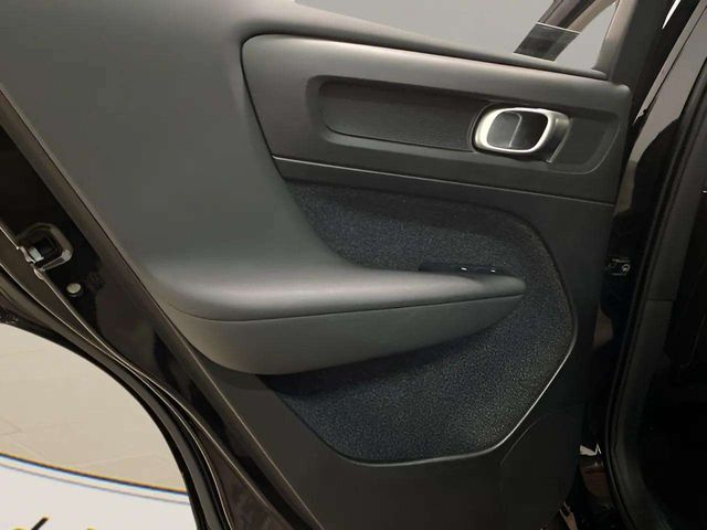 2025 Volvo XC40 B5 Plus Bright Theme Dallas TX