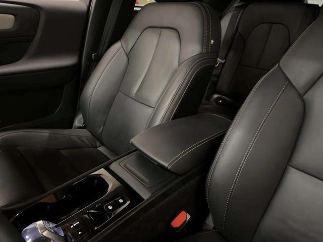 2025 Volvo XC40 B5 Plus Bright Theme Dallas TX