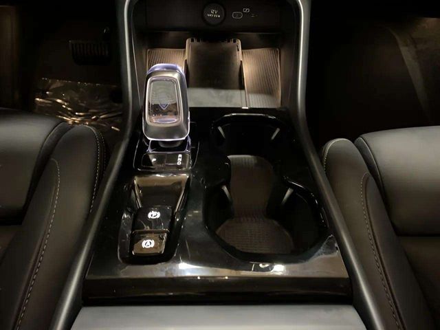 2025 Volvo XC40 B5 Plus Bright Theme Dallas TX