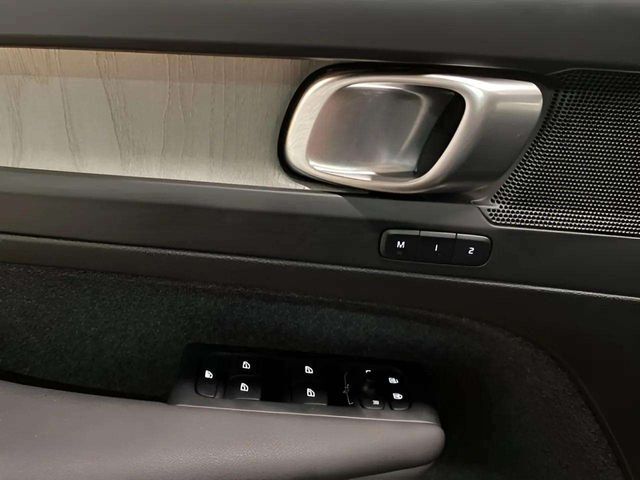 2025 Volvo XC40 B5 Plus Bright Theme Dallas TX