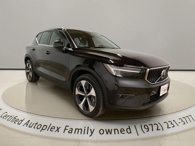2025 Volvo XC40 B5 Plus Bright Theme Dallas TX