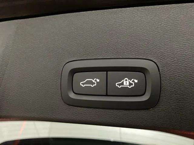 2025 Volvo XC40 B5 Plus Bright Theme Dallas TX