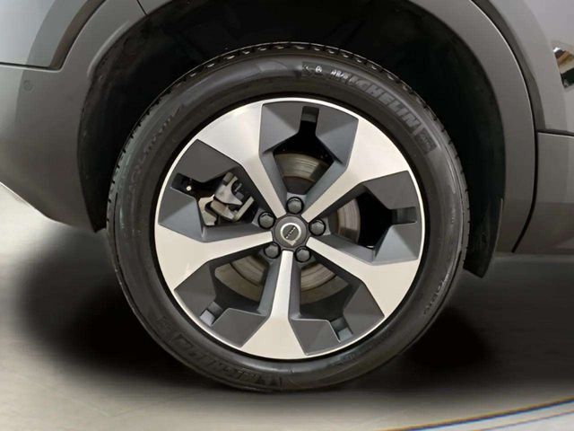 2025 Volvo XC40 B5 Plus Bright Theme Dallas TX