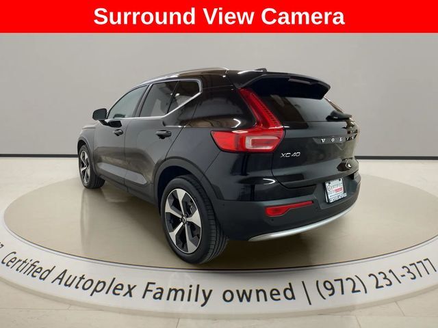 2025 Volvo XC40 B5 Plus Bright Theme