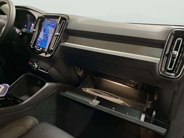 2025 Volvo XC40 B5 Plus Bright Theme Dallas TX